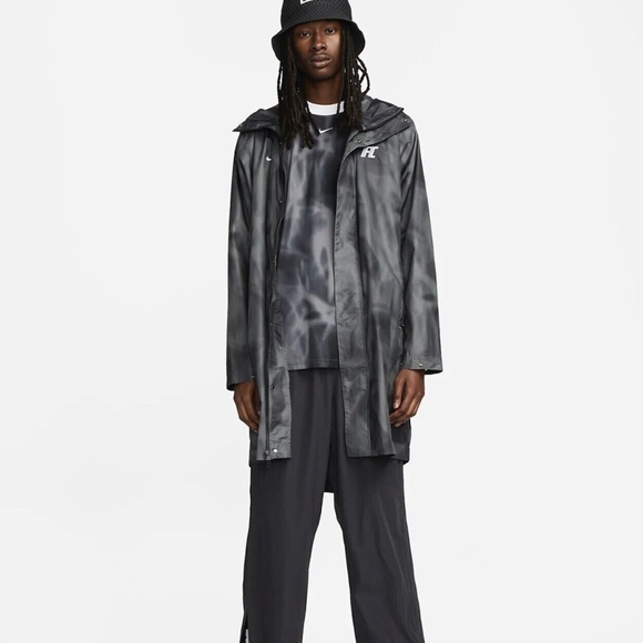 NWT men's medium nike Repel F.C. Woven Graphic Football Parka DV9755-068 - Picture 1 of 8